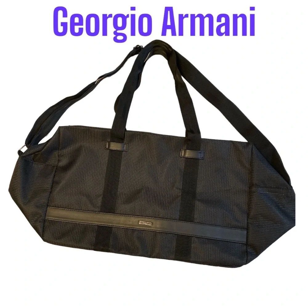 NWOT Armani travel duffle bag black metal zipper pull webbed shoulder Fragrance